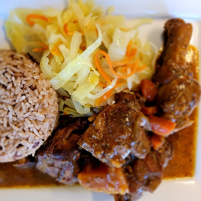 Brownstew Chicken Platter.